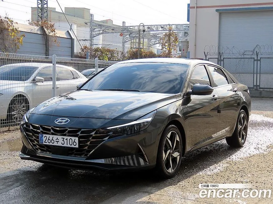 Hyundai AVANTE — фото 1