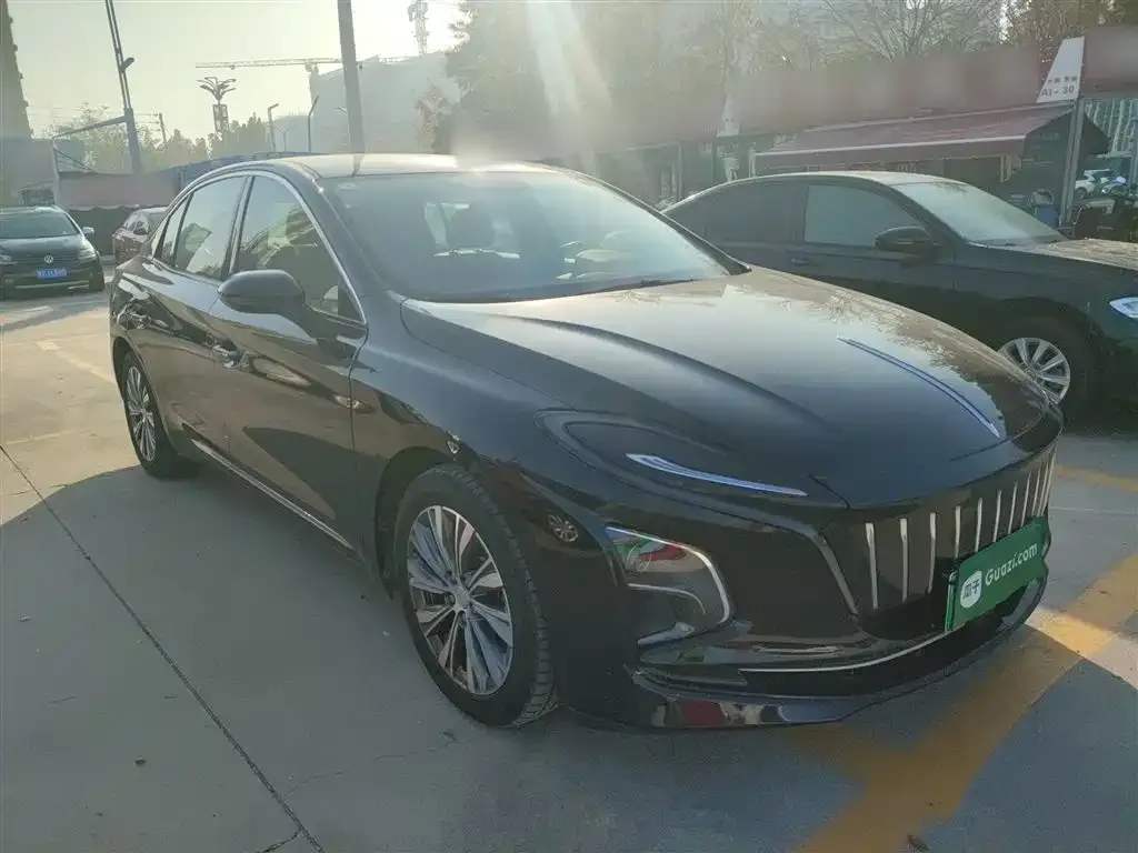 Hongqi E-QM5 — фото 4