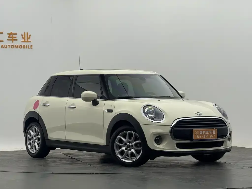 MINI Cooper (3-door) 2021 из CN, фото 2