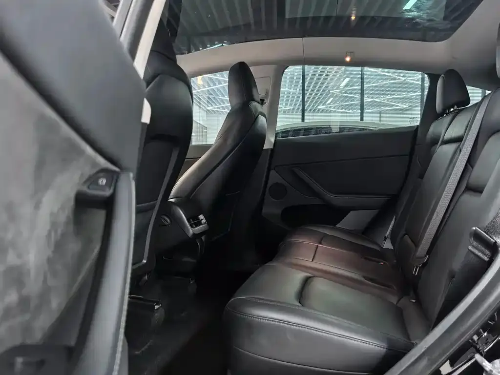 Tesla Model Y 2023 из CN, фото 10