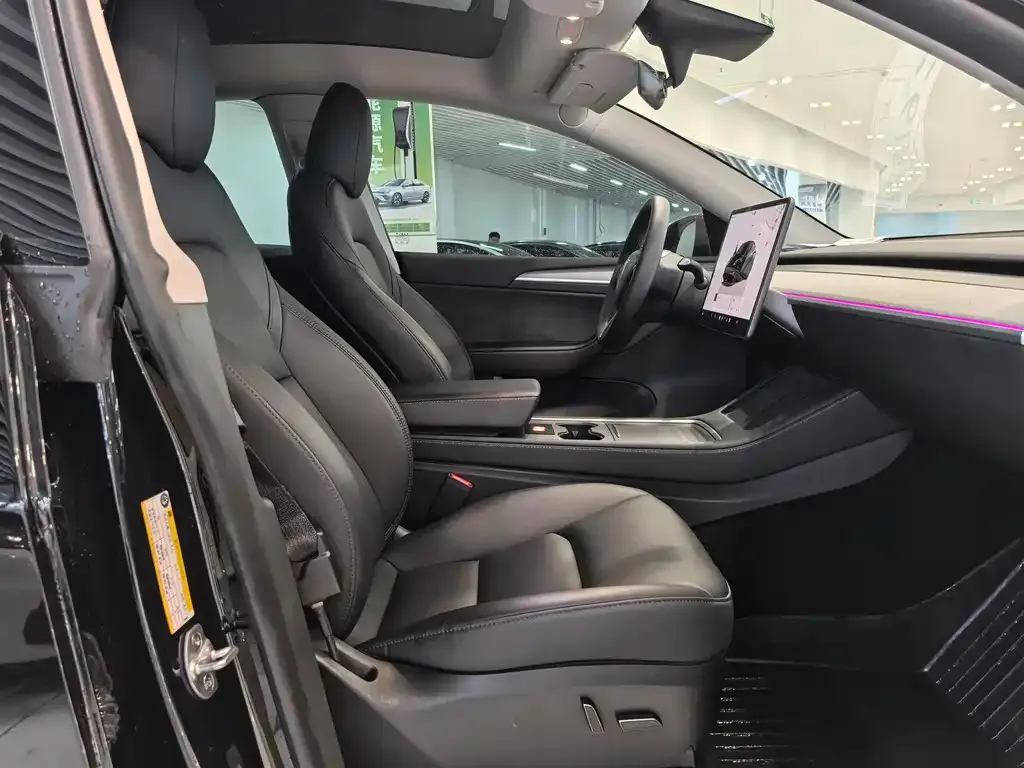 Tesla Model Y 2023 из CN, фото 4