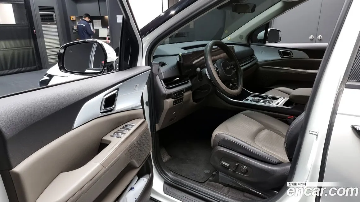 Kia Carnival — фото 10