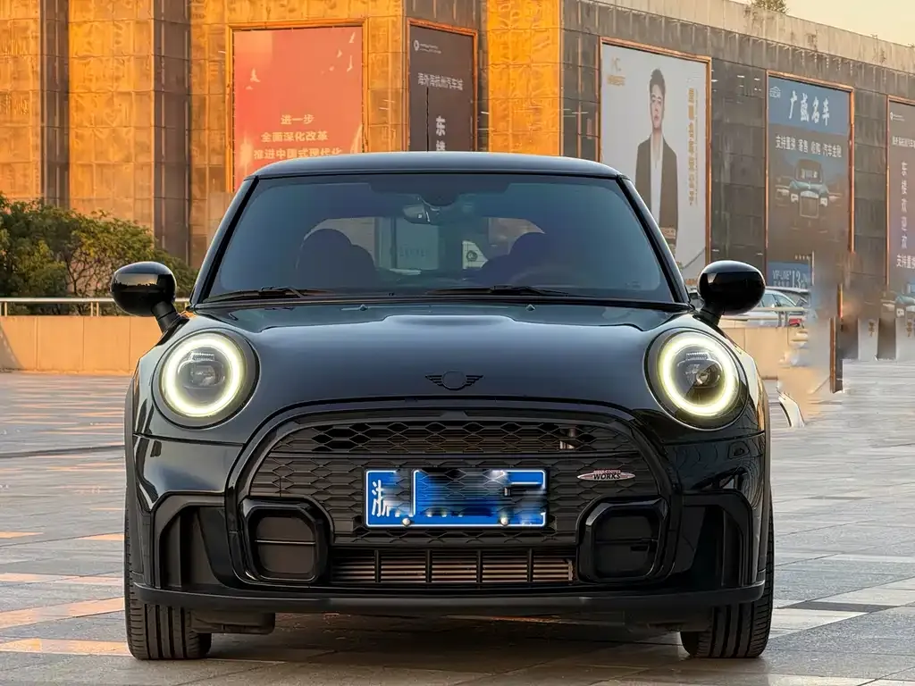 MINI Cooper (3-door) 2022 из CN, фото 2