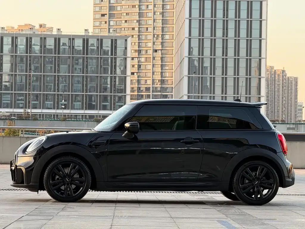 MINI Cooper (3-door) 2022 из CN, фото 3