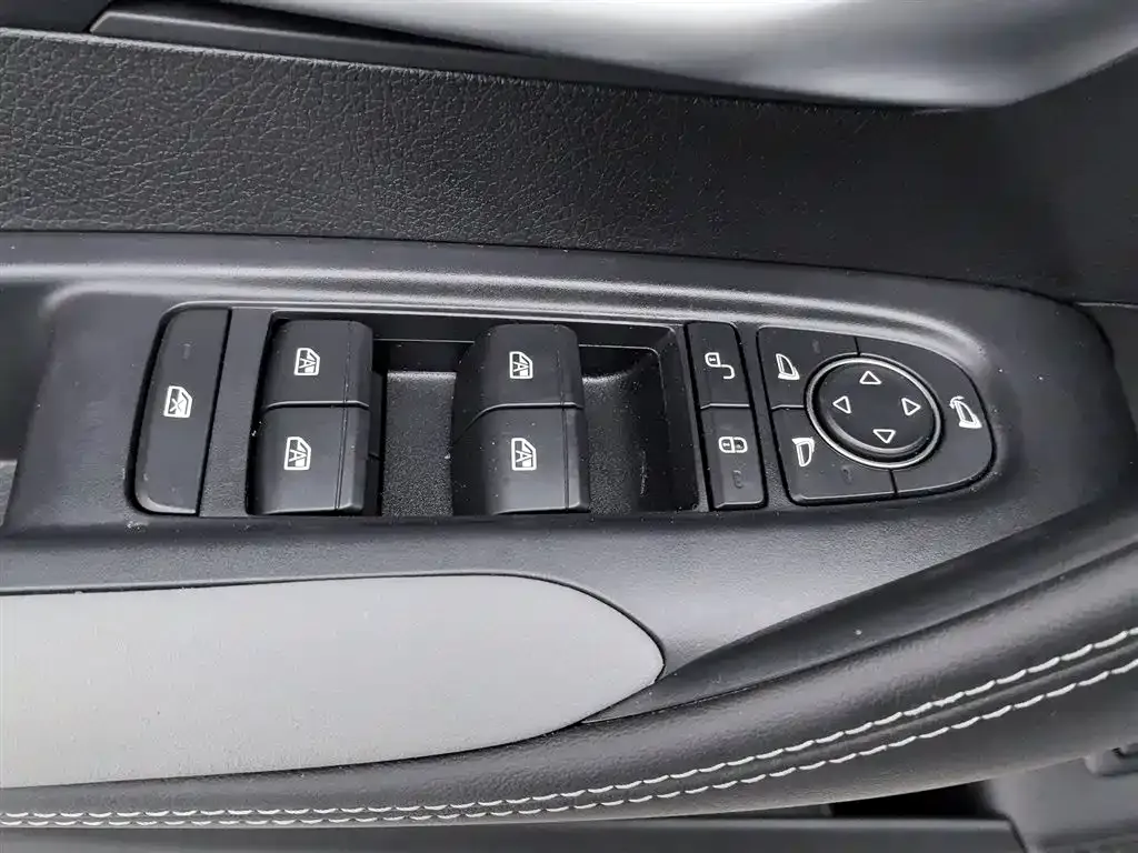 BYD Seal 05 DM-i — фото 9