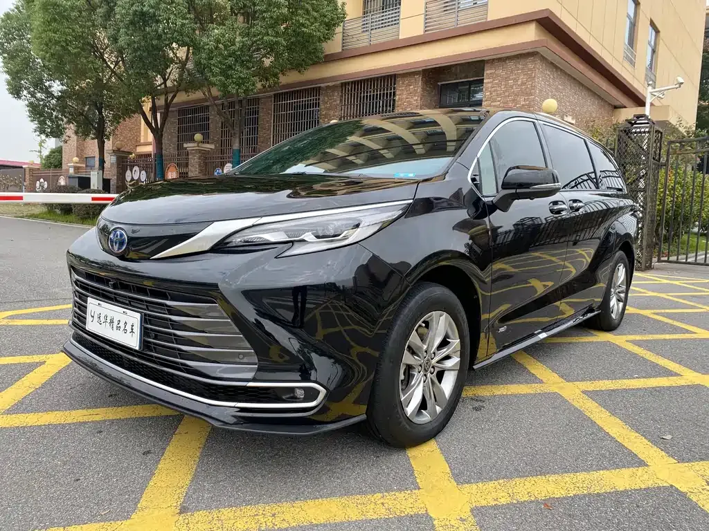 Toyota Sienna 2022 из CN, фото 1