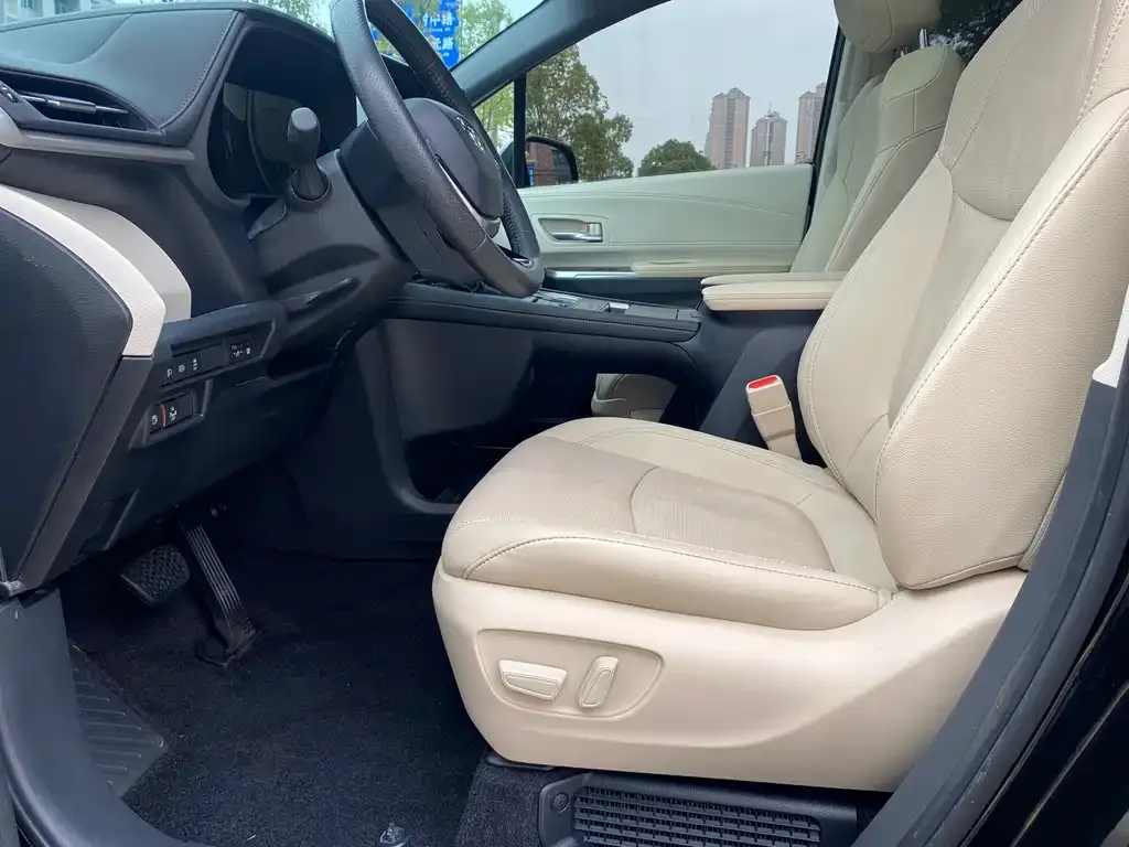 Toyota Sienna 2022 из CN, фото 10