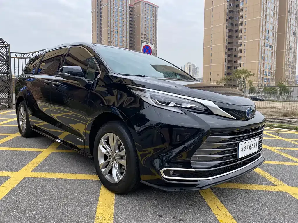 Toyota Sienna 2022 из CN, фото 3
