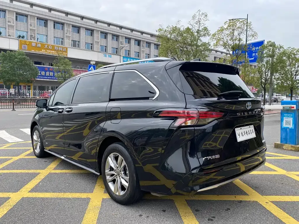 Toyota Sienna 2022 из CN, фото 6