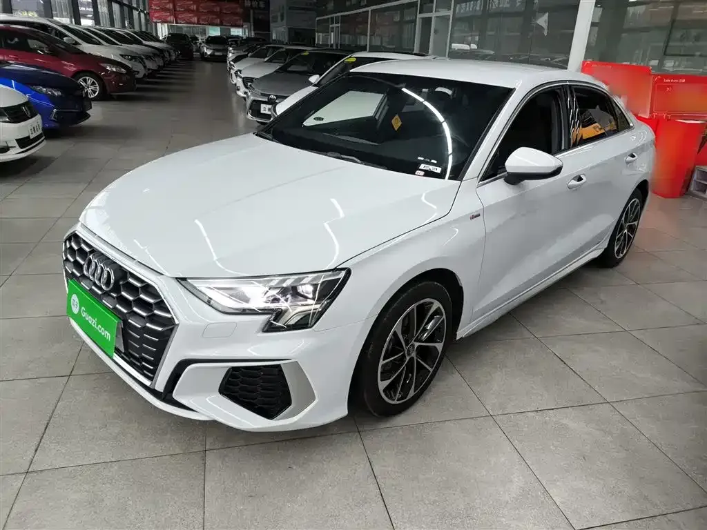Audi A3 2023 из CN, фото 2