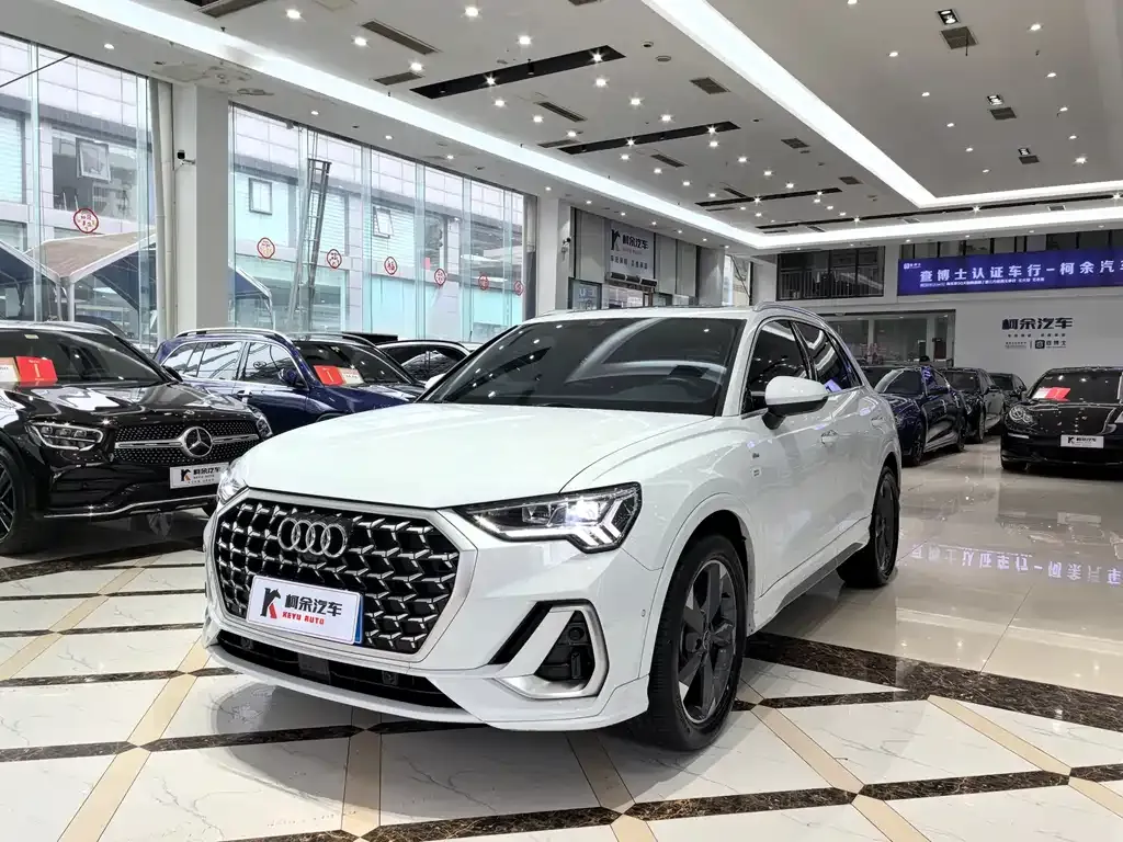 Audi Q3 2023 из CN, фото 2