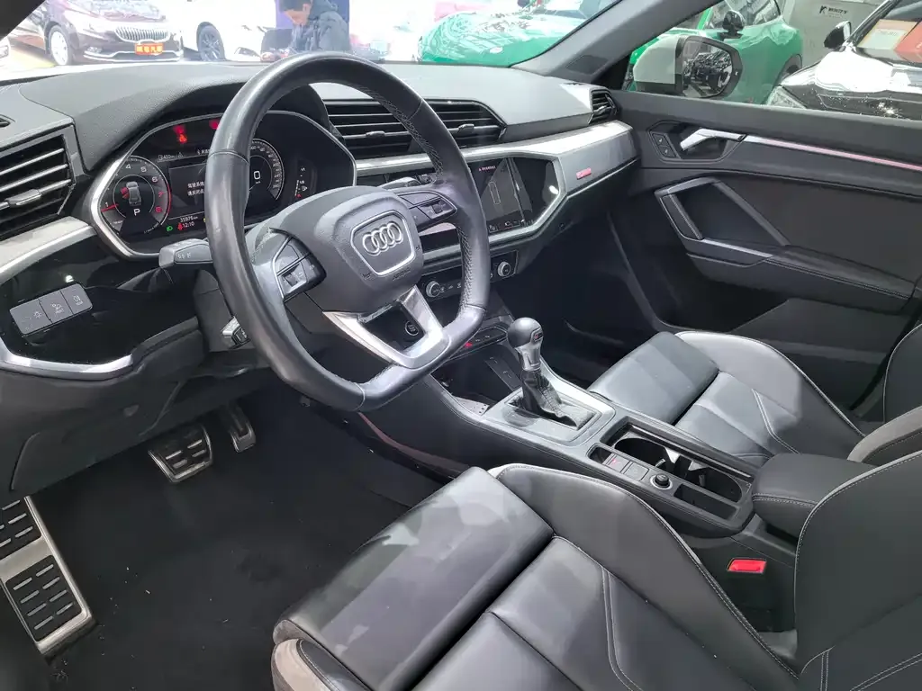 Audi Q3 2023 из CN, фото 6