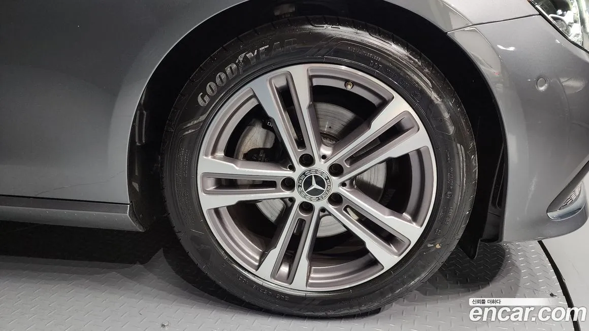 Mercedes-Benz E-Class 2023 из KR, фото 5