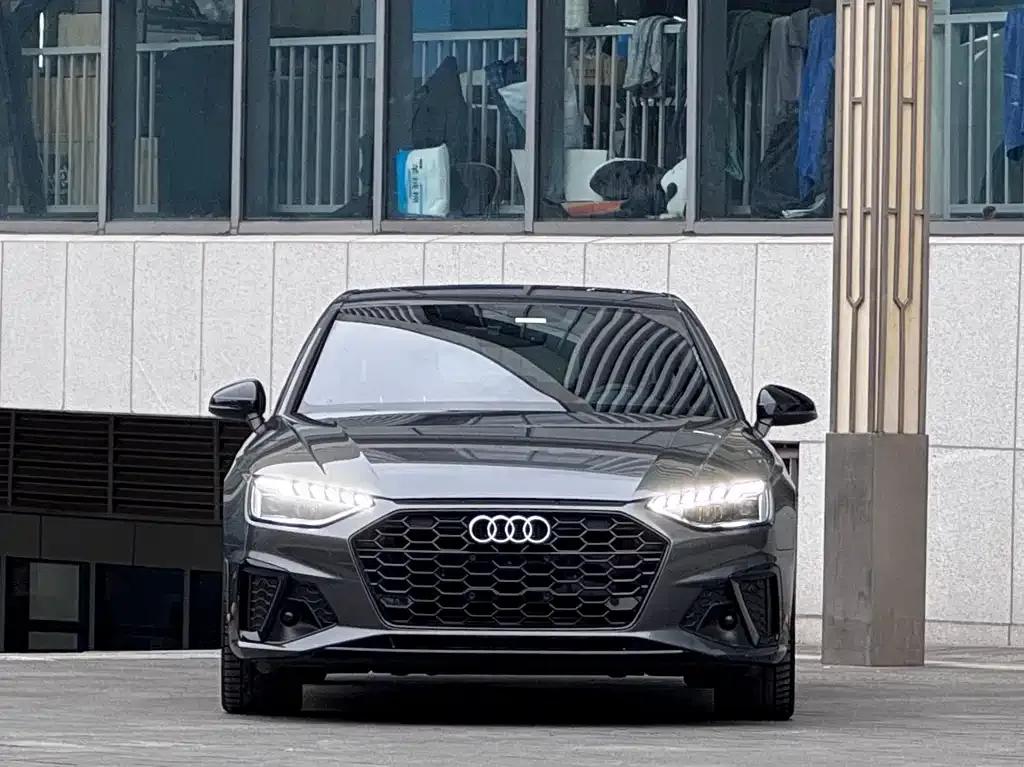 Audi A4L 2023 из CN, фото 3
