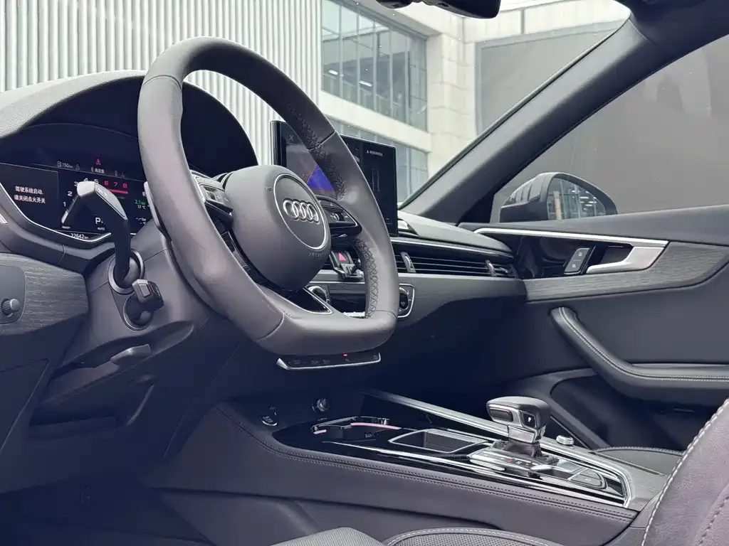Audi A4L 2023 из CN, фото 8