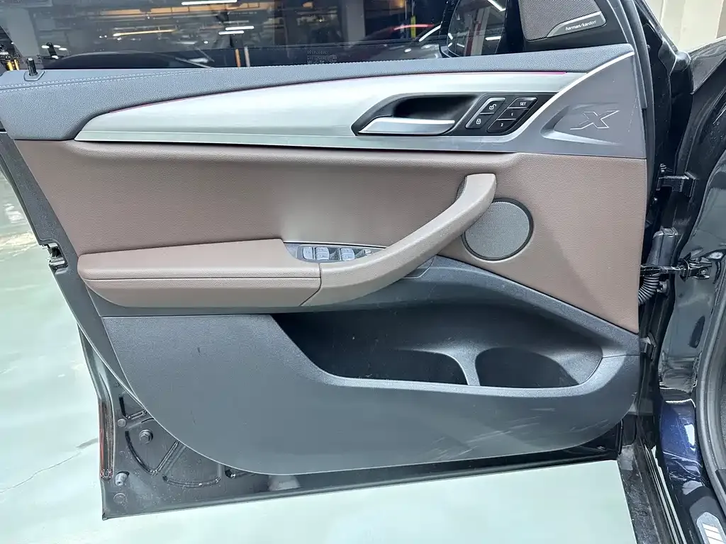 BMW iX3 2024 из CN, фото 4