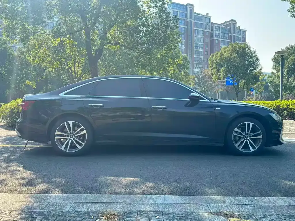Audi A6L 2023 из CN, фото 3