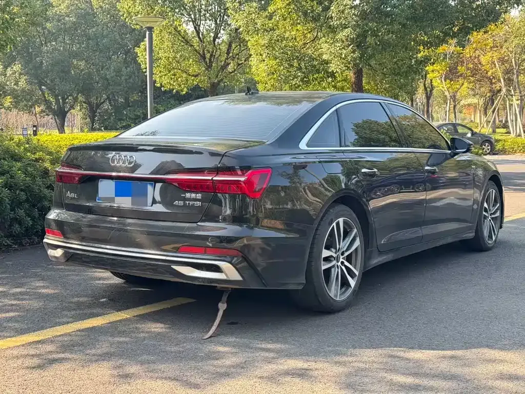 Audi A6L 2023 из CN, фото 4
