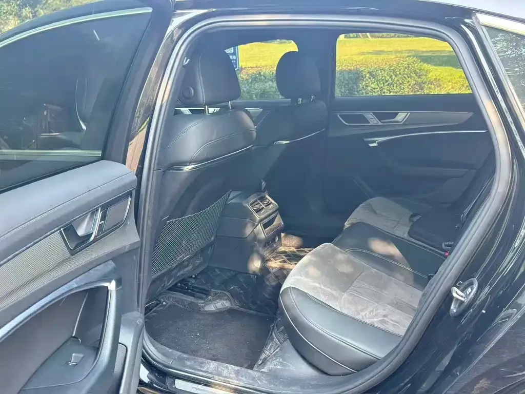 Audi A6L 2023 из CN, фото 7