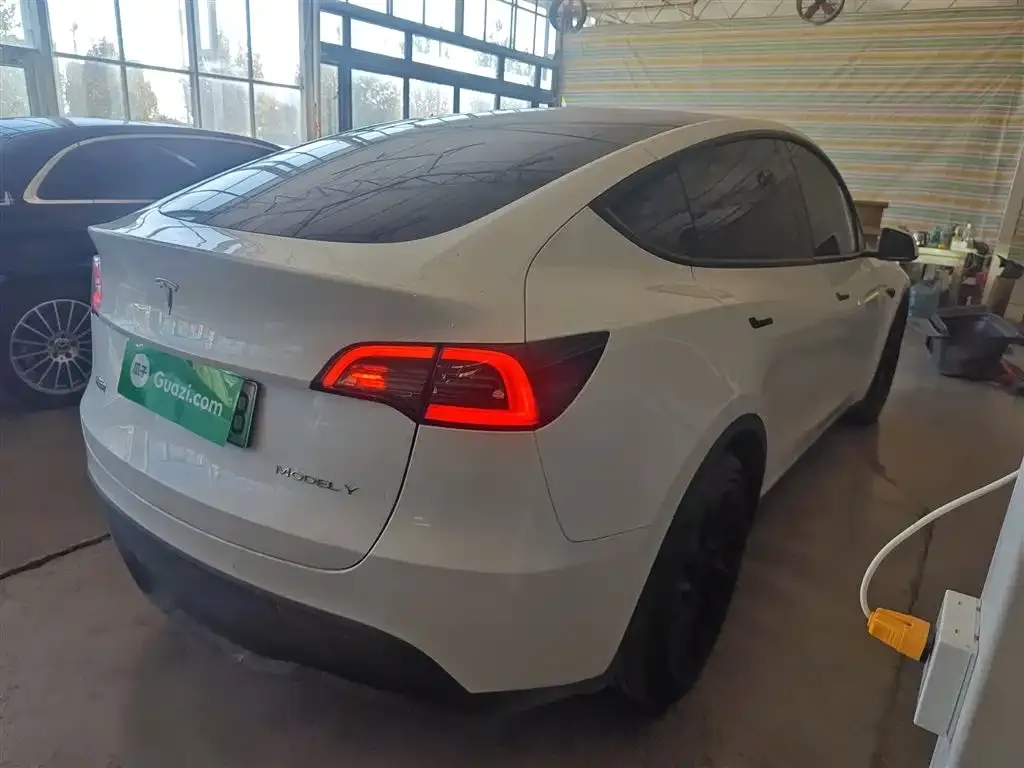 Tesla Model Y 2023 из CN, фото 7