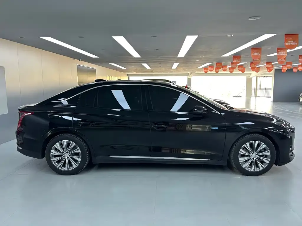 Hongqi E-QM5 — фото 4