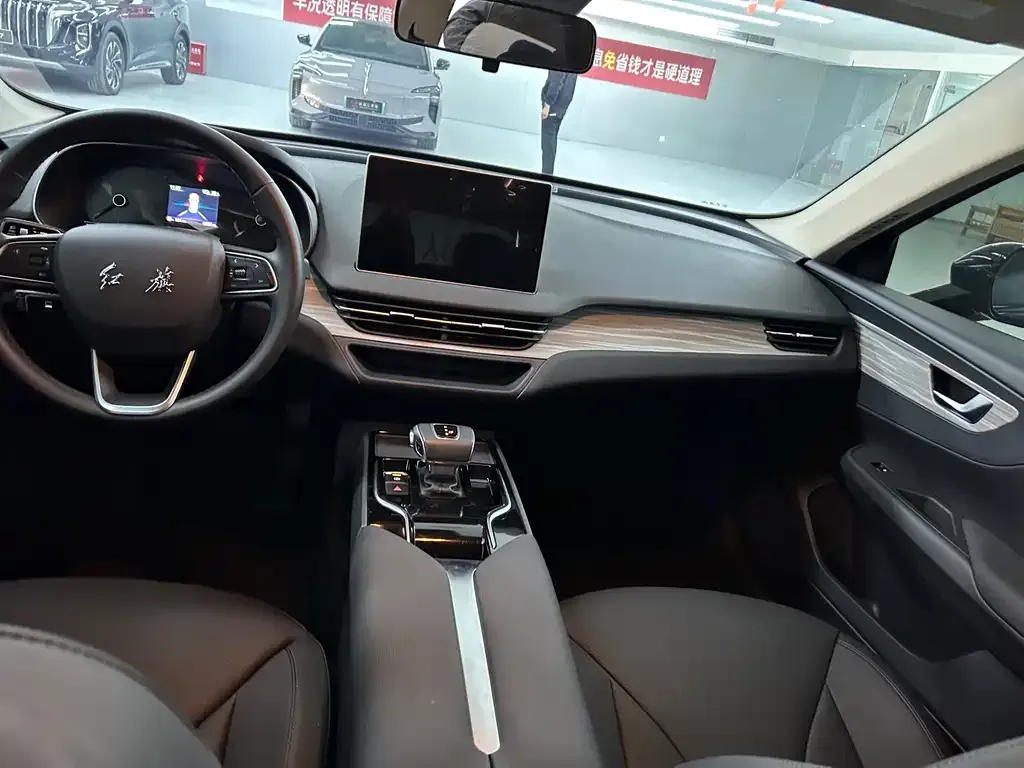 Hongqi E-QM5 — фото 9