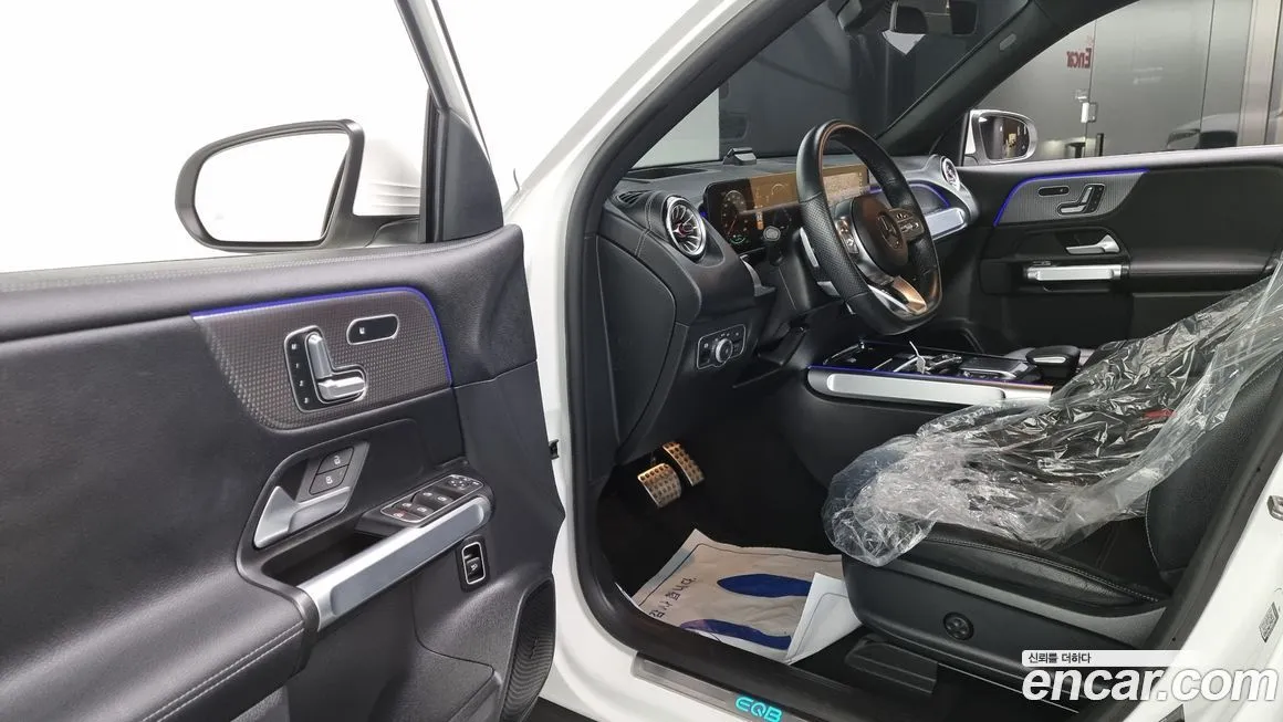 Mercedes-Benz EQB — фото 10