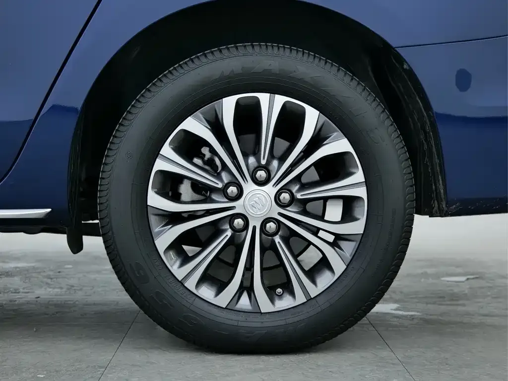Buick GL8 2023 из CN, фото 10