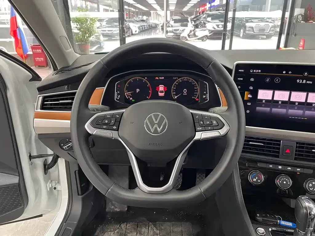 Volkswagen Bora 2022 из CN, фото 10