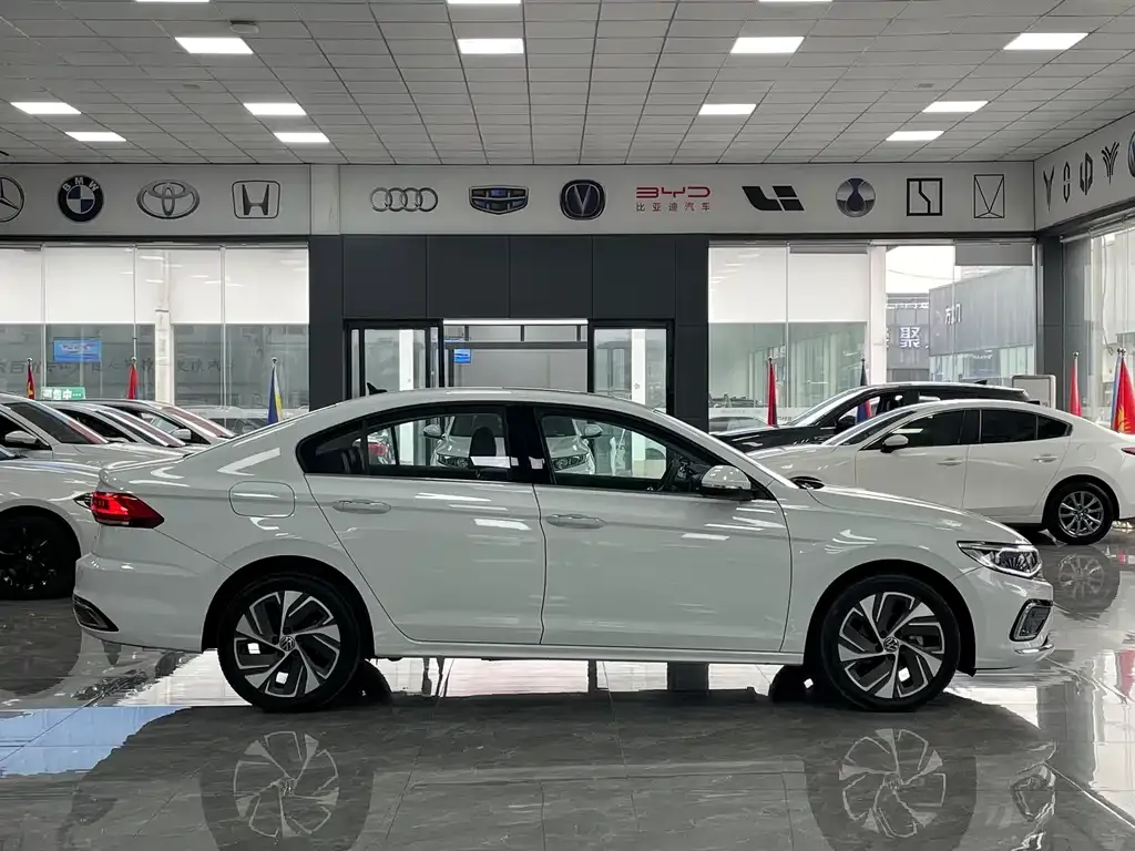 Volkswagen Bora 2022 из CN, фото 5