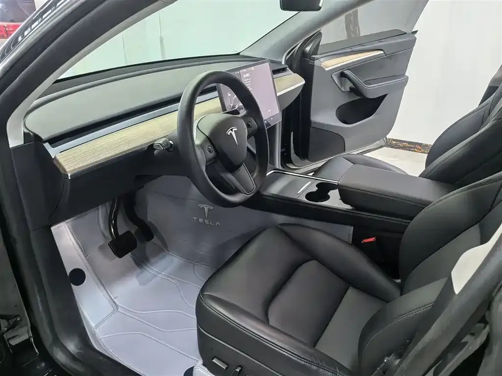 Tesla Model Y 2023 из CN, фото 4