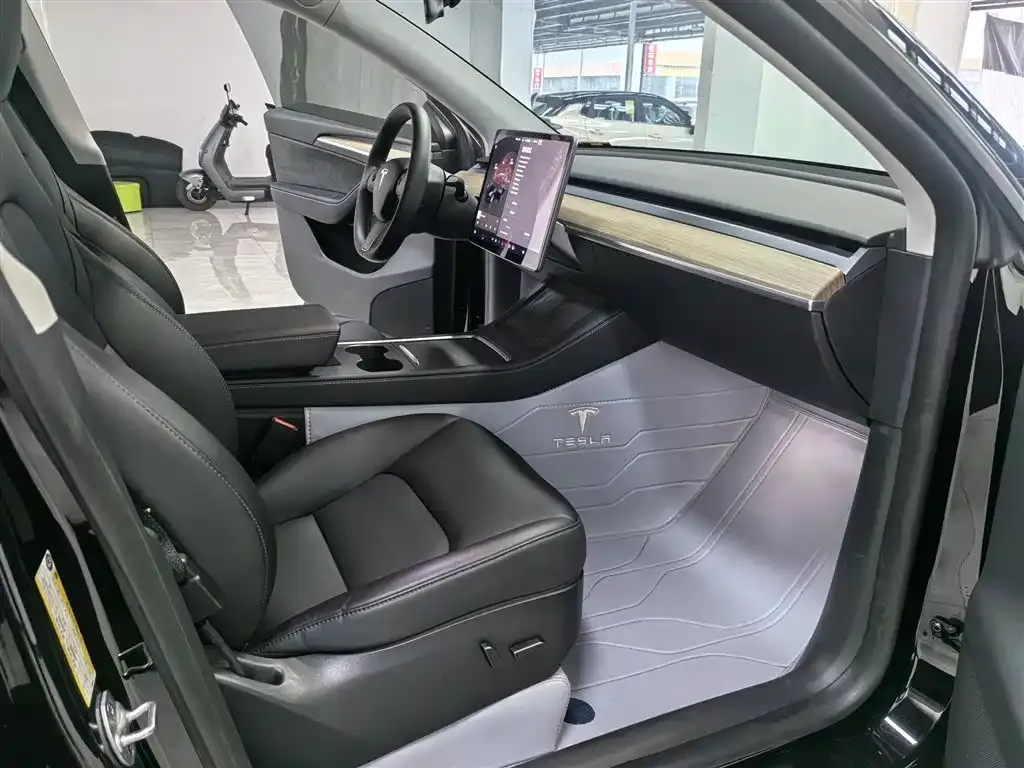Tesla Model Y 2023 из CN, фото 8