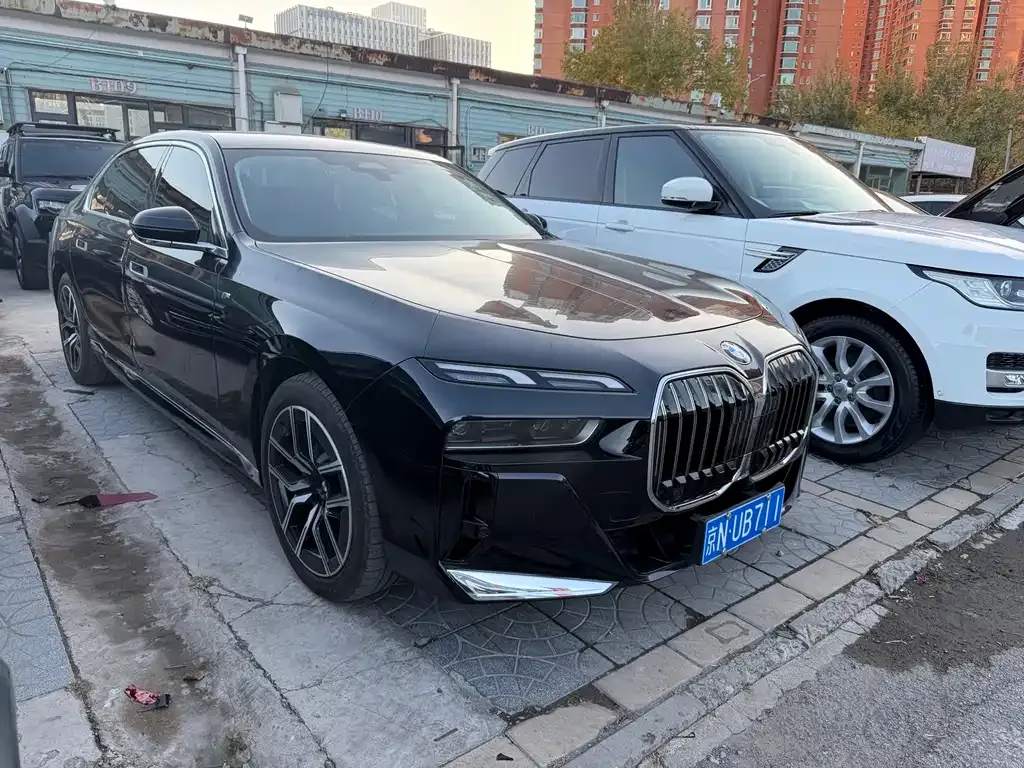 BMW 7 Series 2023 из CN, фото 3