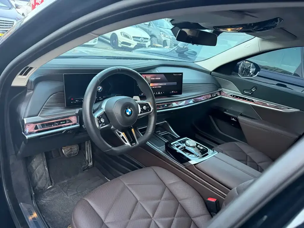 BMW 7 Series 2023 из CN, фото 5