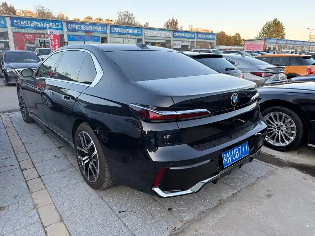 BMW 7 Series 2023 из CN, фото 9