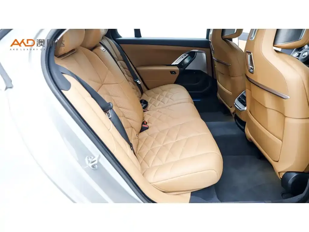 BMW 7 Series 2023 из CN, фото 8
