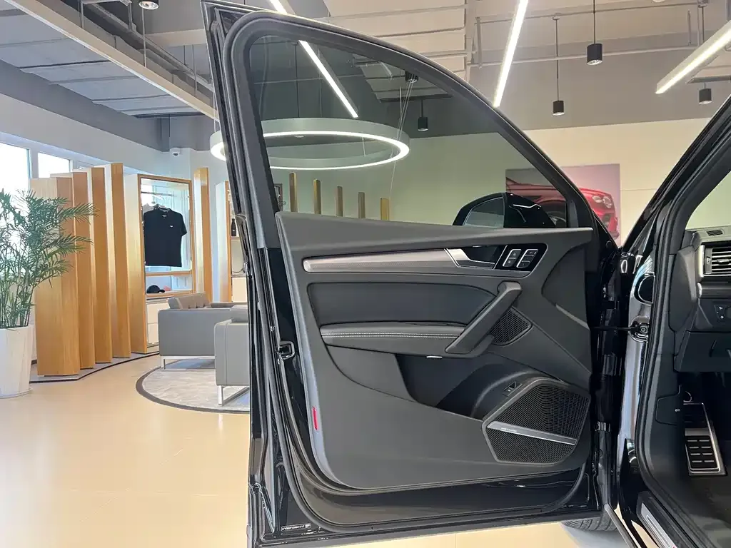Audi Q5L 2025 из CN, фото 7