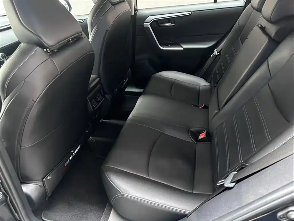 Toyota Wildlander — фото 10