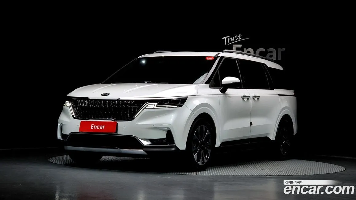 Kia Carnival — фото 1