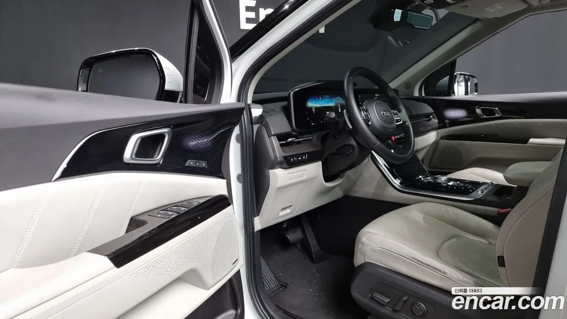 Kia Carnival — фото 10