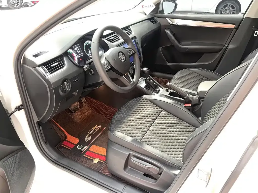 Skoda Octavia 2021 из CN, фото 8