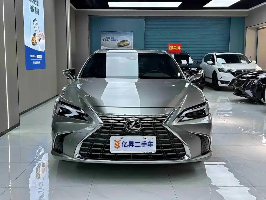 Lexus ES 2025 из CN, фото 2