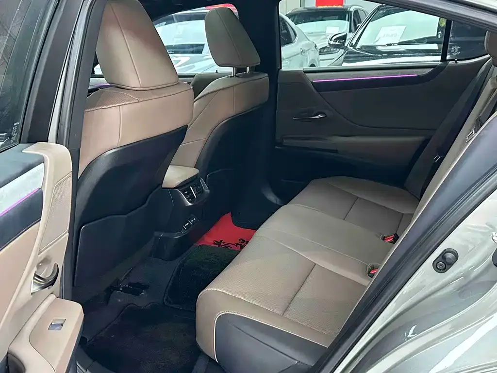 Lexus ES 2025 из CN, фото 6