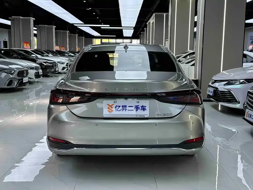 Lexus ES 2025 из CN, фото 8