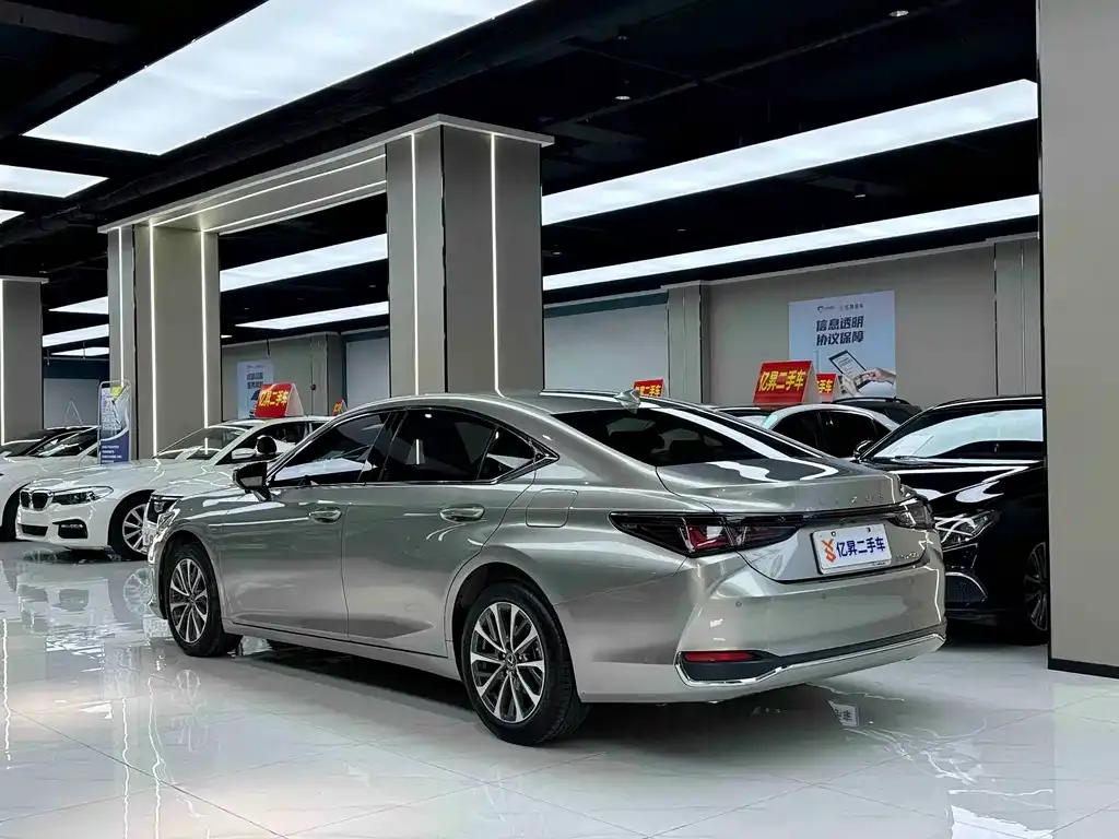 Lexus ES 2025 из CN, фото 9