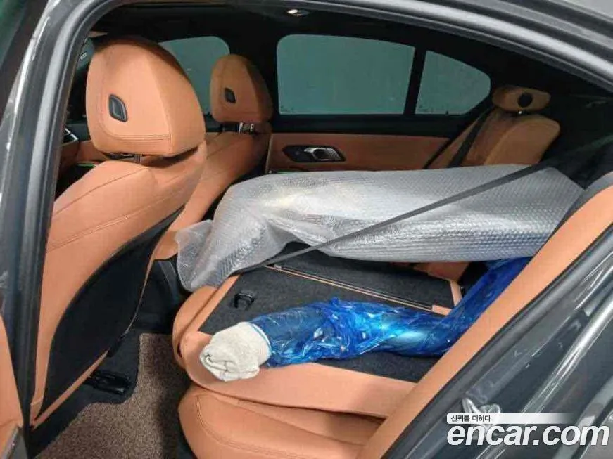 BMW 3-Series 2025 из KR, фото 8