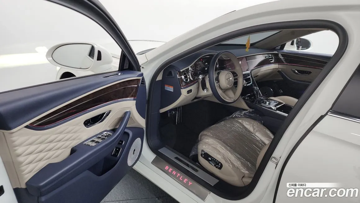 Bentley Flying Spur — фото 10