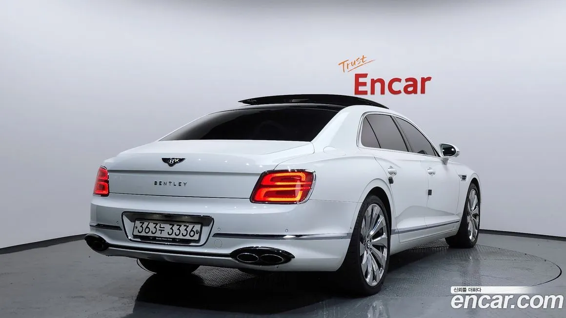 Bentley Flying Spur — фото 2