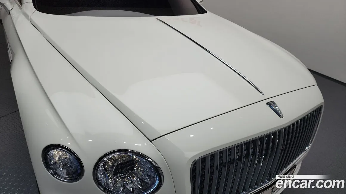 Bentley Flying Spur — фото 6