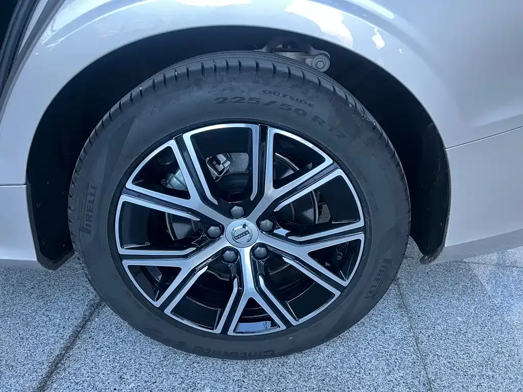 Volvo S60 2024 из CN, фото 10